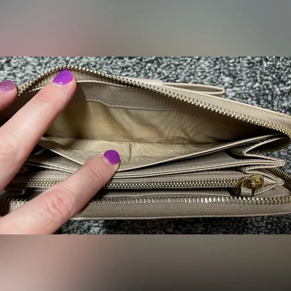 Prada Fiocco wallet